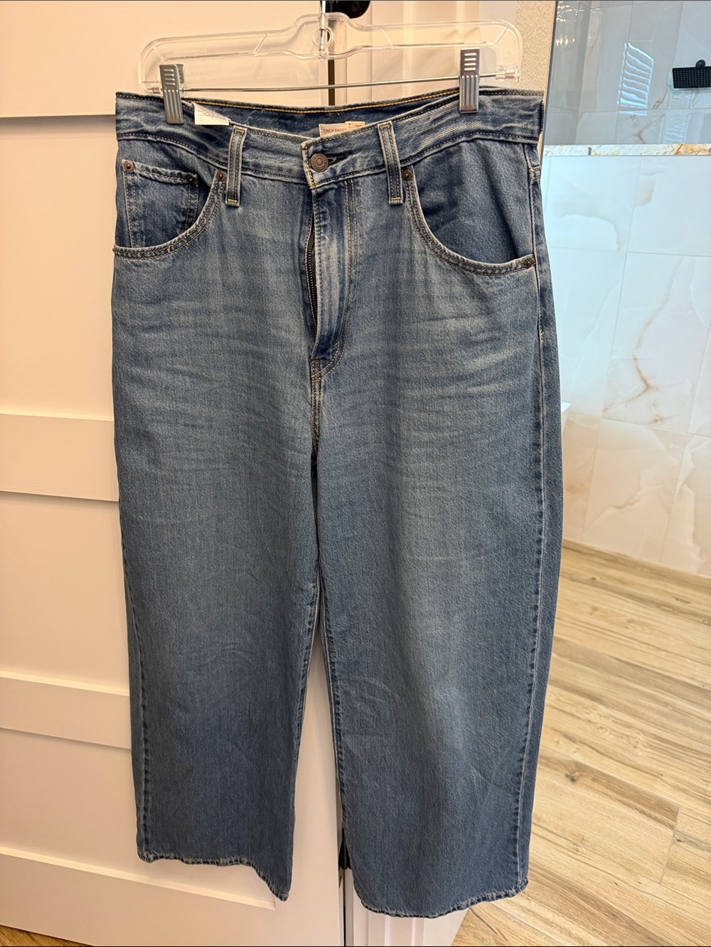 Levi's Faded Blue Wide-Leg jeans - Picture 2 of 8
